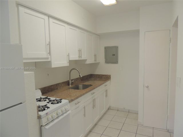 2243 Calais Dr 2, Miami Beach, FL 33141