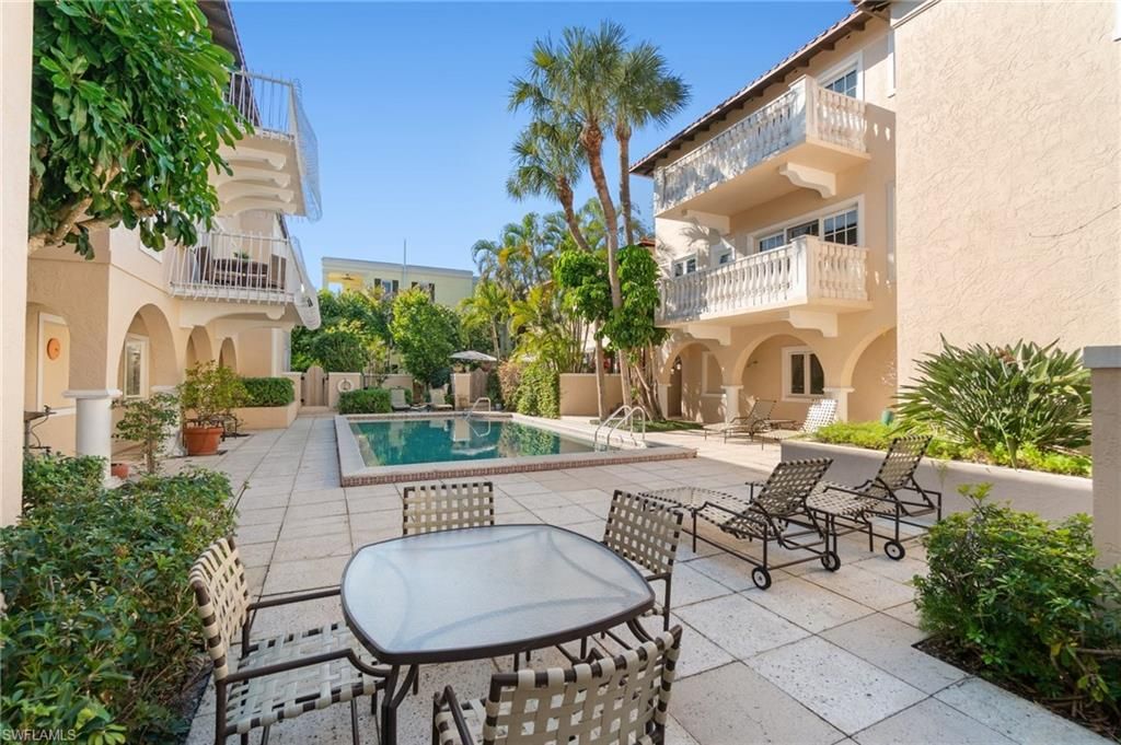 350 3rd AVE S # 2B, Naples, FL 34102