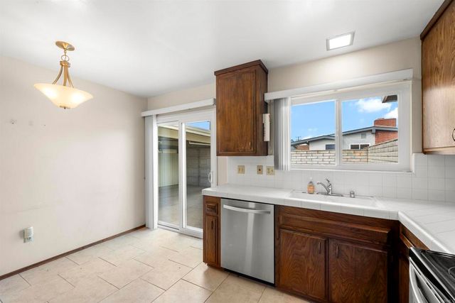 335 J Street B, Chula Vista, CA 91910