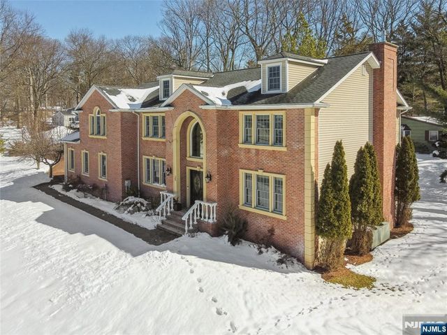 25 Page Drive, Oakland, NJ 07436