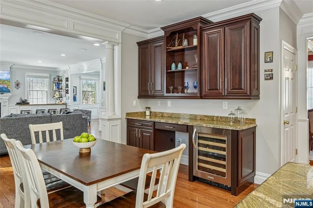 25 Page Drive, Oakland, NJ 07436