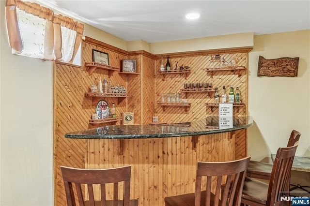 25 Page Drive, Oakland, NJ 07436