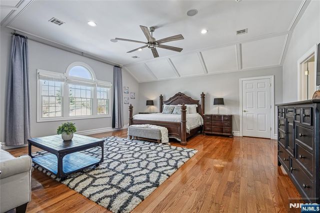 25 Page Drive, Oakland, NJ 07436