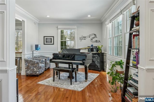 25 Page Drive, Oakland, NJ 07436