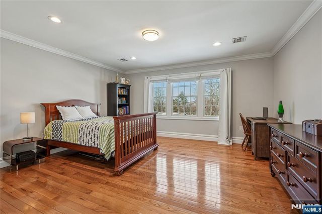 25 Page Drive, Oakland, NJ 07436