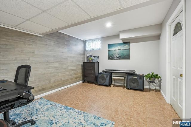 25 Page Drive, Oakland, NJ 07436