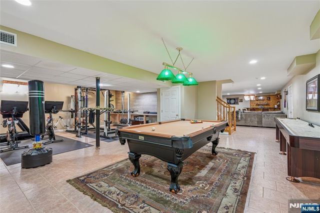 25 Page Drive, Oakland, NJ 07436