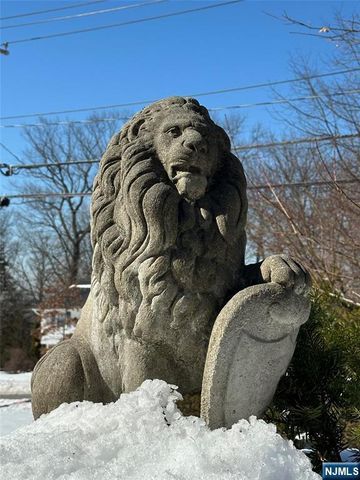 25 Page Drive, Oakland, NJ 07436