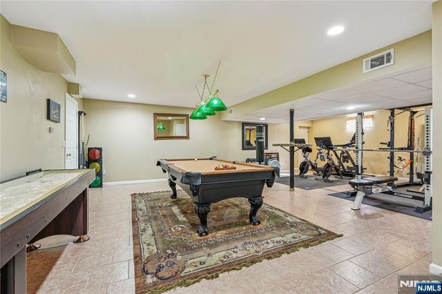 25 Page Drive, Oakland, NJ 07436