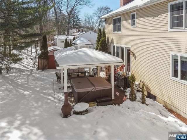 25 Page Drive, Oakland, NJ 07436