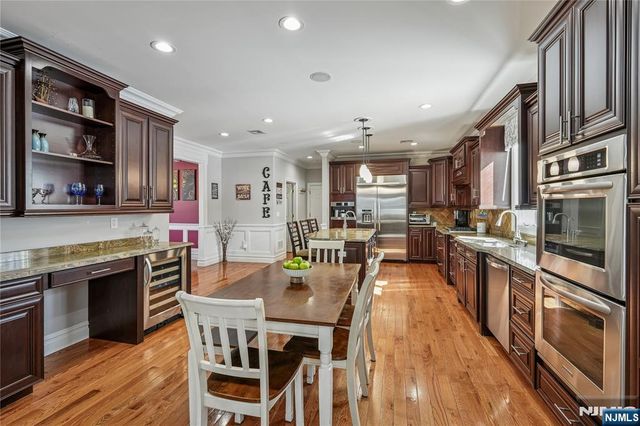 25 Page Drive, Oakland, NJ 07436