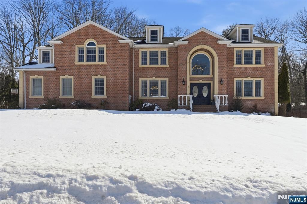 25 Page Drive, Oakland, NJ 07436