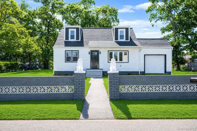 26 Brandon Avenue, Amityville, NY 11701