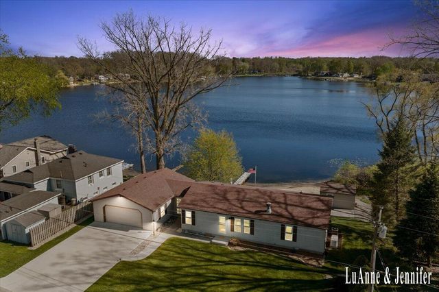 10260 Swem Street NE, Rockford, MI 49341