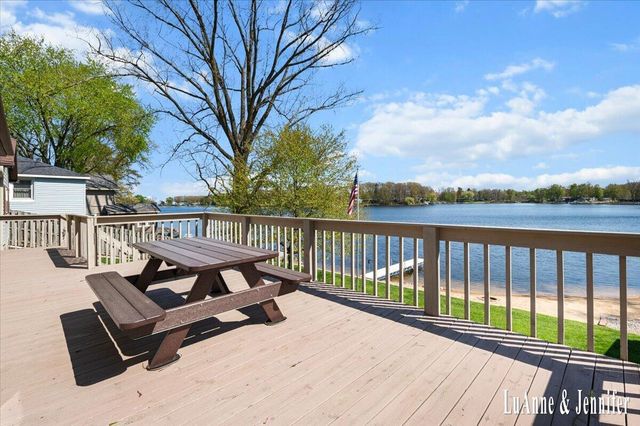 10260 Swem Street NE, Rockford, MI 49341