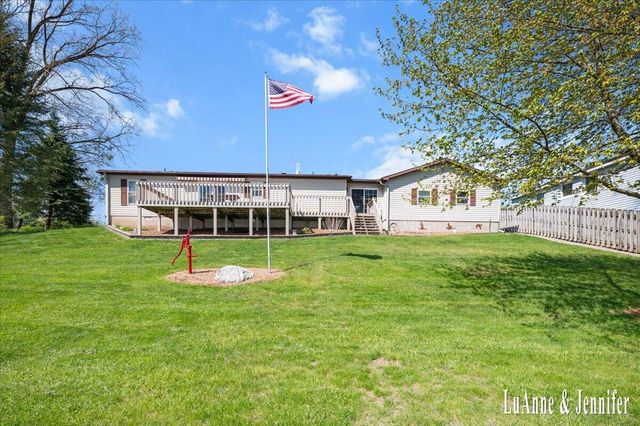 10260 Swem Street NE, Rockford, MI 49341