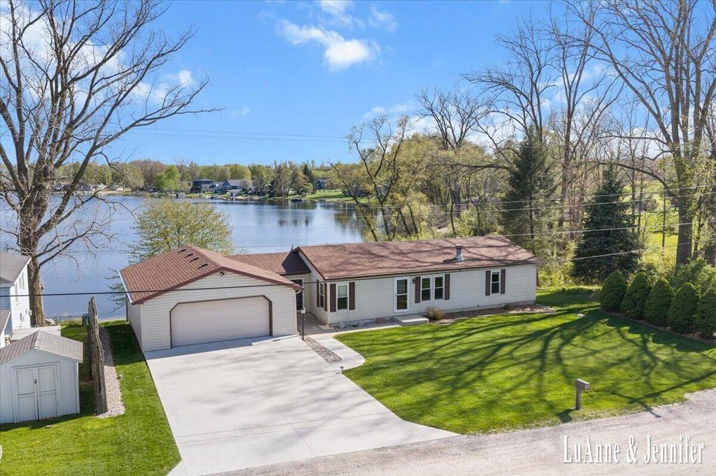 10260 Swem Street NE, Rockford, MI 49341