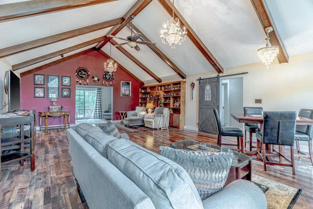 208 Fairway Dr, Horseshoe Bend, AR 72512