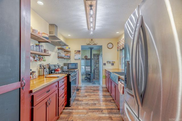 208 Fairway Dr, Horseshoe Bend, AR 72512