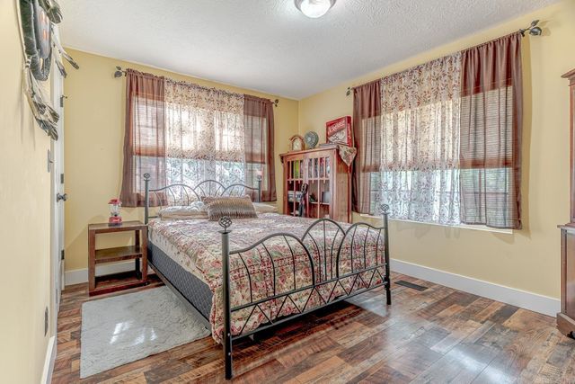 208 Fairway Dr, Horseshoe Bend, AR 72512