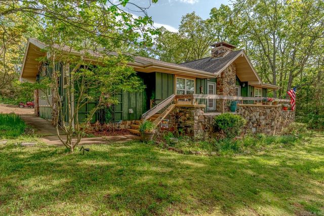 208 Fairway Dr, Horseshoe Bend, AR 72512