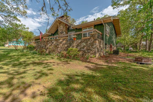 208 Fairway Dr, Horseshoe Bend, AR 72512