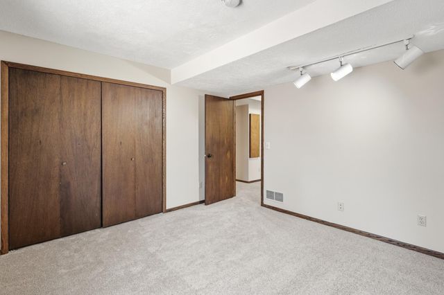 7351 Walnut Court, Eden Prairie, MN 55346