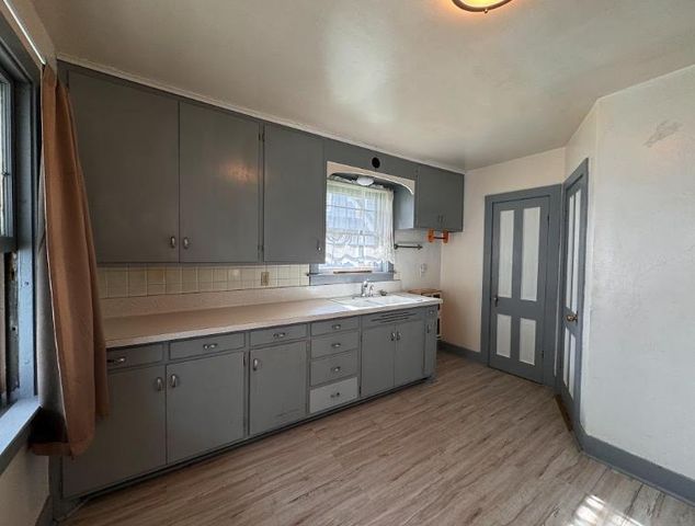 1529 INDIANA AVENUE, Sheboygan, WI 53081