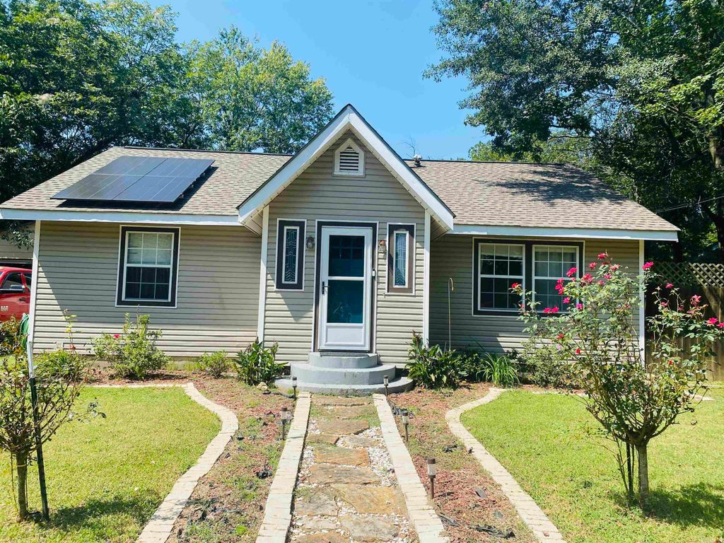 207 Polk Street S, Mena, AR 71953