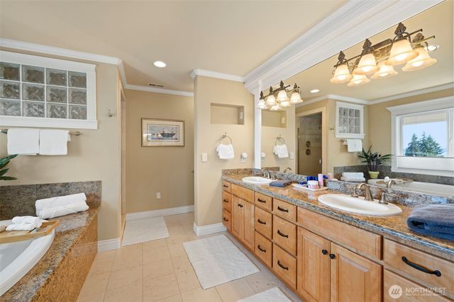 816 Walnut Street, Edmonds, WA 98020