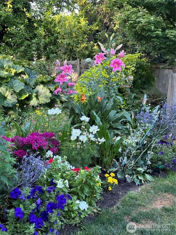 816 Walnut Street, Edmonds, WA 98020