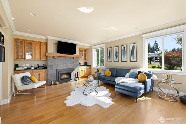 816 Walnut Street, Edmonds, WA 98020