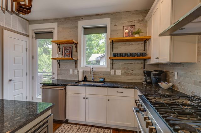 2707 Biloxi Ave, Nashville, TN 37204