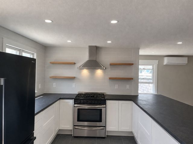 33 Pleasant, Dennis, MA 02670