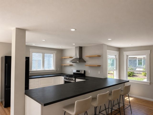 33 Pleasant, Dennis, MA 02670