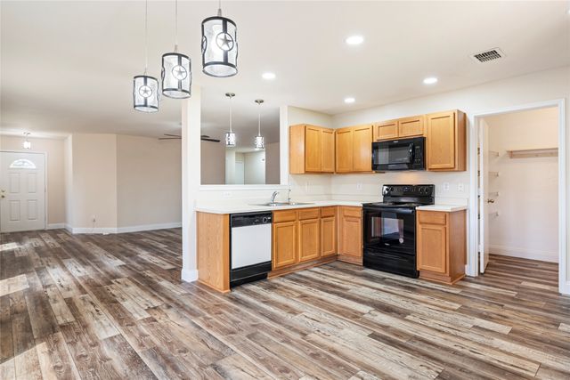 5913 Lost Pony Drive, Denton, TX 76210