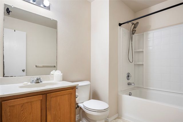 5913 Lost Pony Drive, Denton, TX 76210