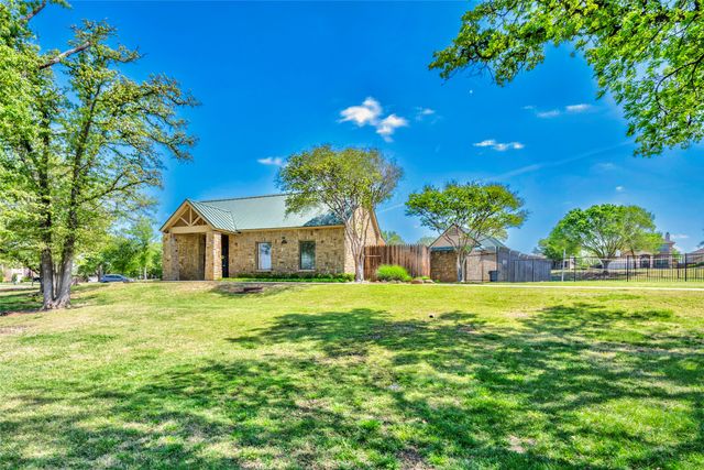 5913 Lost Pony Drive, Denton, TX 76210