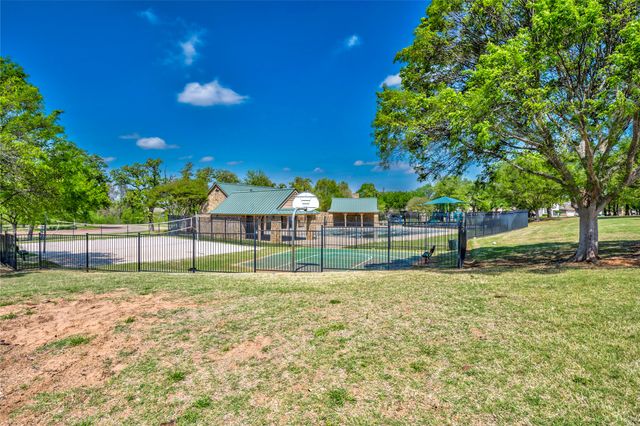 5913 Lost Pony Drive, Denton, TX 76210