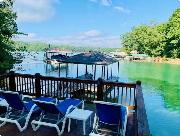 22 Waterloon Trl, Morganton, GA 30560