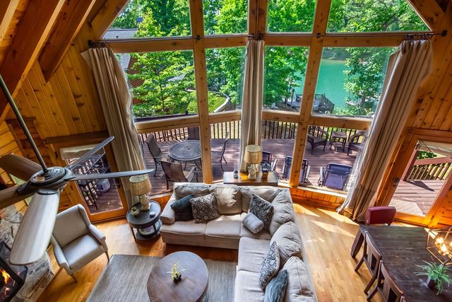 22 Waterloon Trl, Morganton, GA 30560