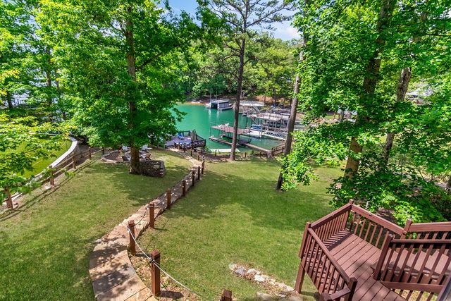22 Waterloon Trl, Morganton, GA 30560