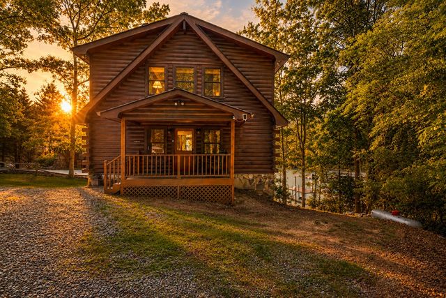 22 Waterloon Trl, Morganton, GA 30560