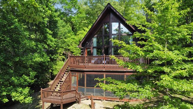 22 Waterloon Trl, Morganton, GA 30560