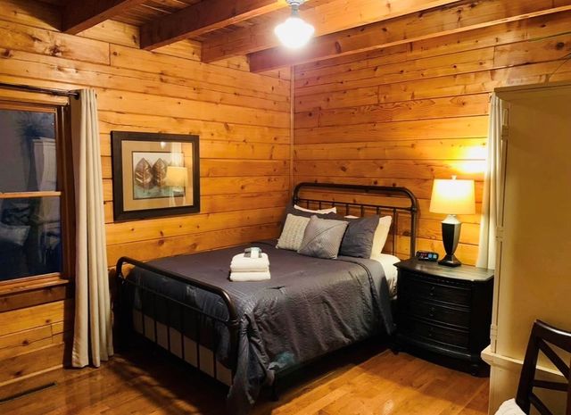 22 Waterloon Trl, Morganton, GA 30560