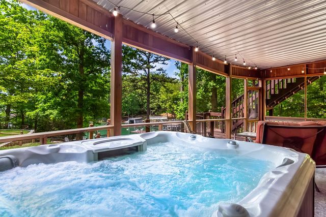 22 Waterloon Trl, Morganton, GA 30560