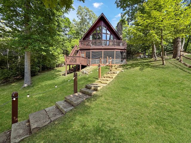 22 Waterloon Trl, Morganton, GA 30560