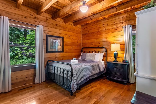 22 Waterloon Trl, Morganton, GA 30560