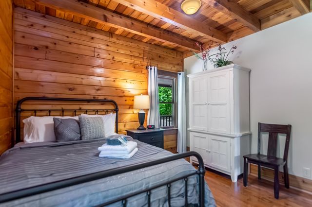 22 Waterloon Trl, Morganton, GA 30560