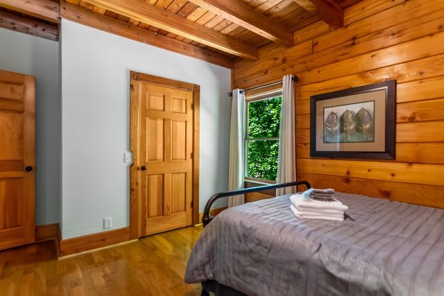22 Waterloon Trl, Morganton, GA 30560